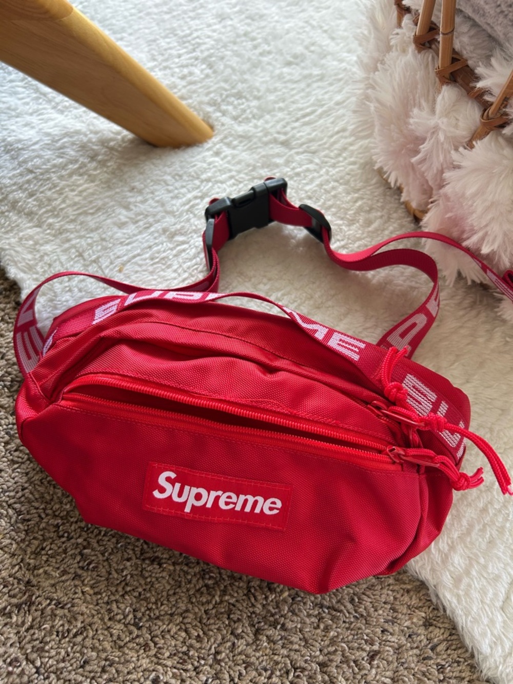 Second hand vintage red bag